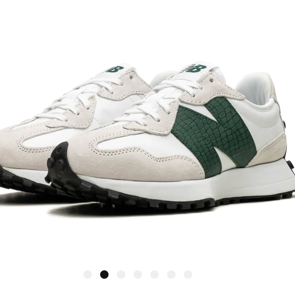 New Balance 327 women’s  White and Green Sneakers